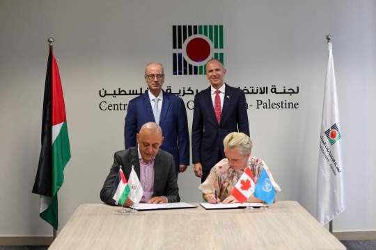 "لجنة الانتخابات الفلسطينية" وبرنامج الأمم المتحدة الإنمائي يوقعان اتفاقية لتعزيز جاهزية الانتخابات التشريعية