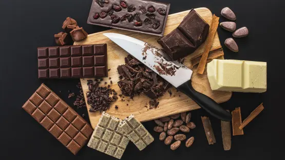 بعد تناول الشوكولا.. أعراض غريبة تصيب عائلة من 4 أفراد في البترون