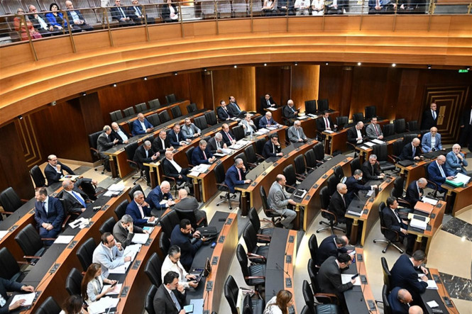 السجال بين سلام ومنسى يتفاعل.. وبري يدخل على خط الحل