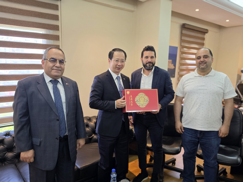 عكرة يستقبل السفير الصيني: مطالبة بتوأمة صيدا مع إحدى المدن الصينية للتكامل التراثي والتجاري