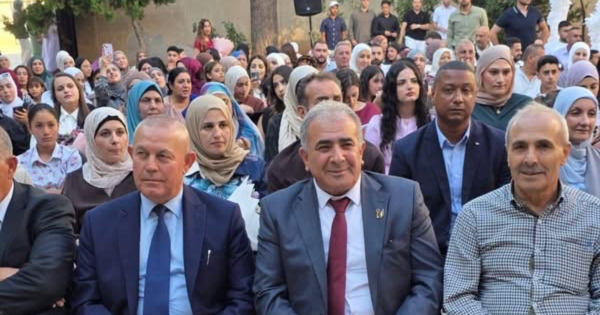 السفير الاسعد يشارك في حفل تخرج طلاب ثانوية بر الياس الرسمية