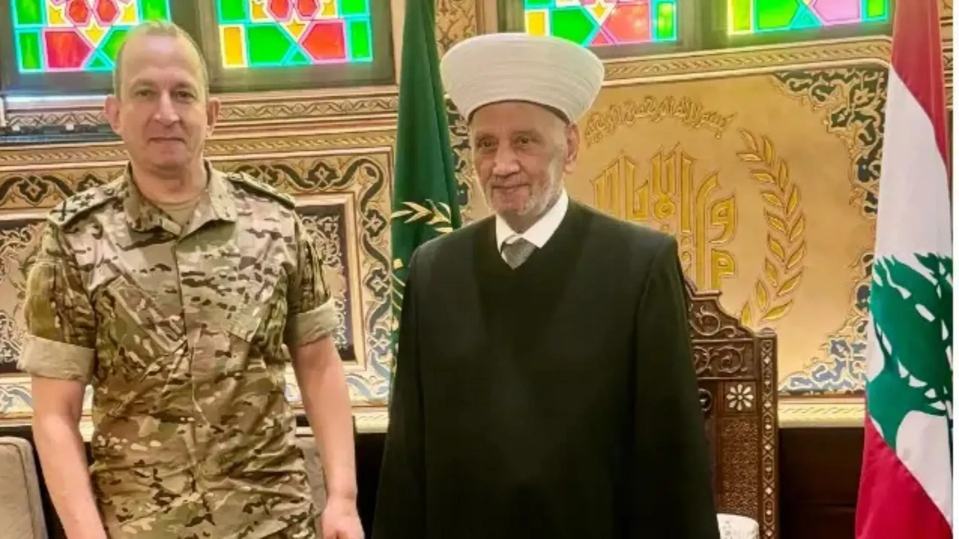 المفتي دريان يستقبل قائد الجيش العماد هيكل...