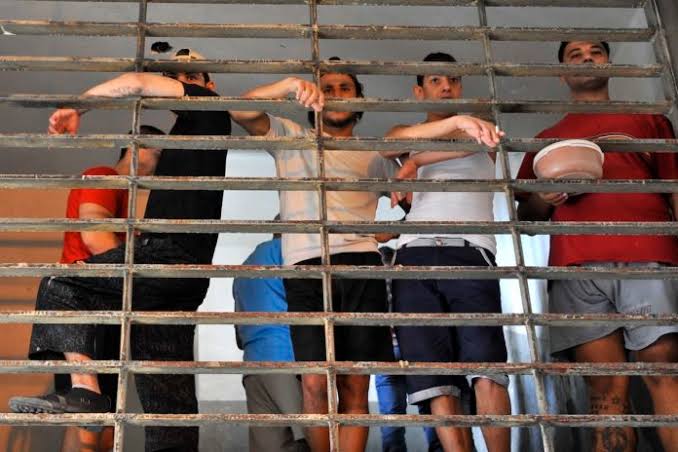وفاة سجين في رومية تثير أحداث شغب وتجدد المطالبات بالعفو العام