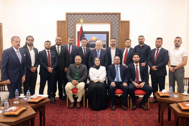 الرئيس عباس يستقبل الاتحاد العام لطلبة فلسطين ويهنئه بعقد مؤتمره وانتخاب هيئته الجديدة