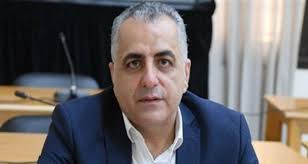 كركي: تعليق التعاقد مع طبيب وصيدلي لمدّة شهر