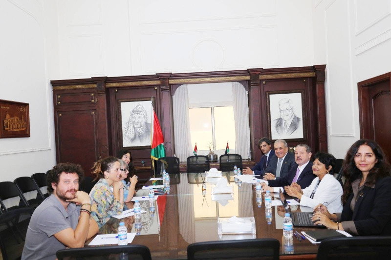 وفد أوروبي يزور سفارة دولة فلسطين في لبنان ويطّلع على أوضاع الفلسطينيين