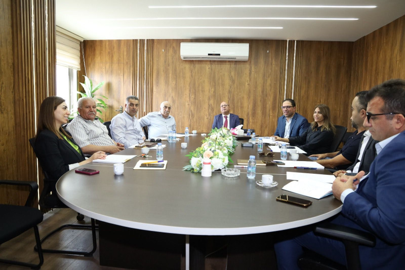 أبو هولي يبحث مع لجنة اللاجئين في "ثوري فتح" سبل حماية قضية اللاجئين ومواجهة استهداف "الأونروا" والمخيمات