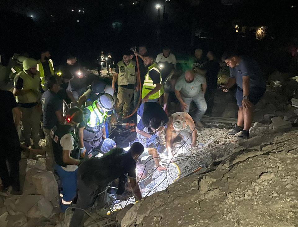 ليلٌ دامٍ في الجنوب... شهداء وجرحى بسلسلة غارات على صور والنبطية والبقاع الغربي