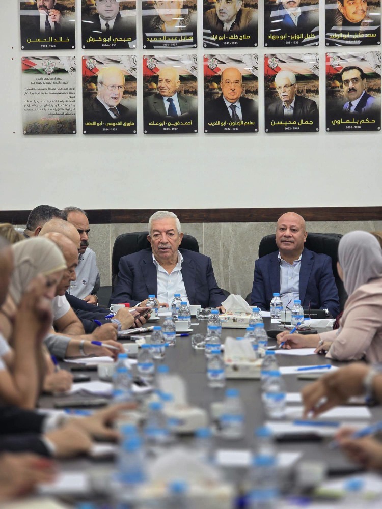 بحضور العالول وأبو هولي.. "فتح" تبدأ التحضيرات لعقد المجمع الانتخابي في محافظة نابلس