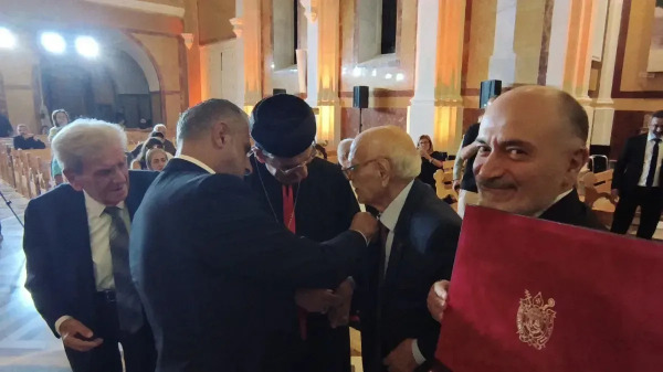 تكريم الشاعر طلال حيدر في الديمان والبطريرك الراعي يمنحه وسام ملاك قنوبين