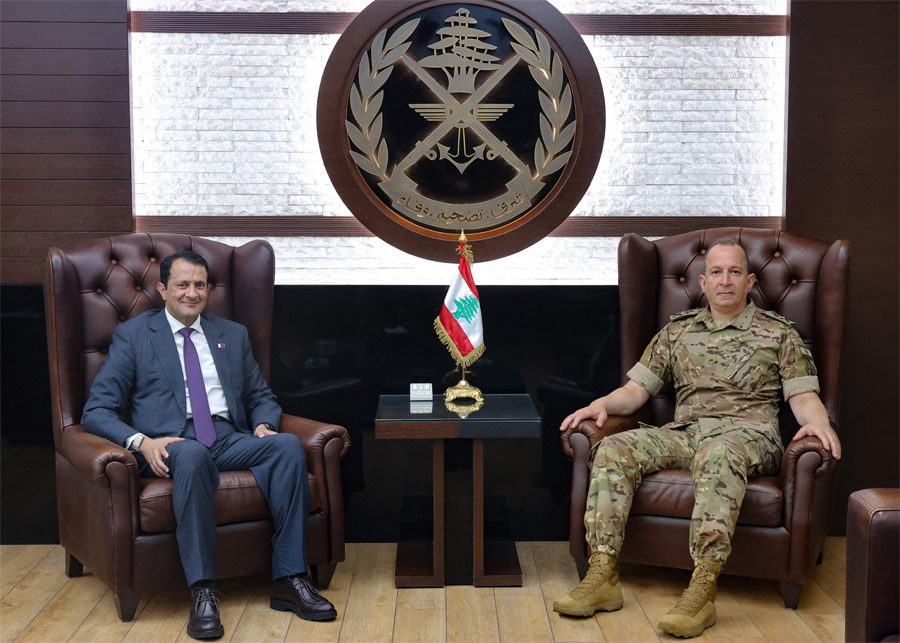 قائد الجيش يبحث مع السفير القطري آخر التطورات في لبنان والمنطقة