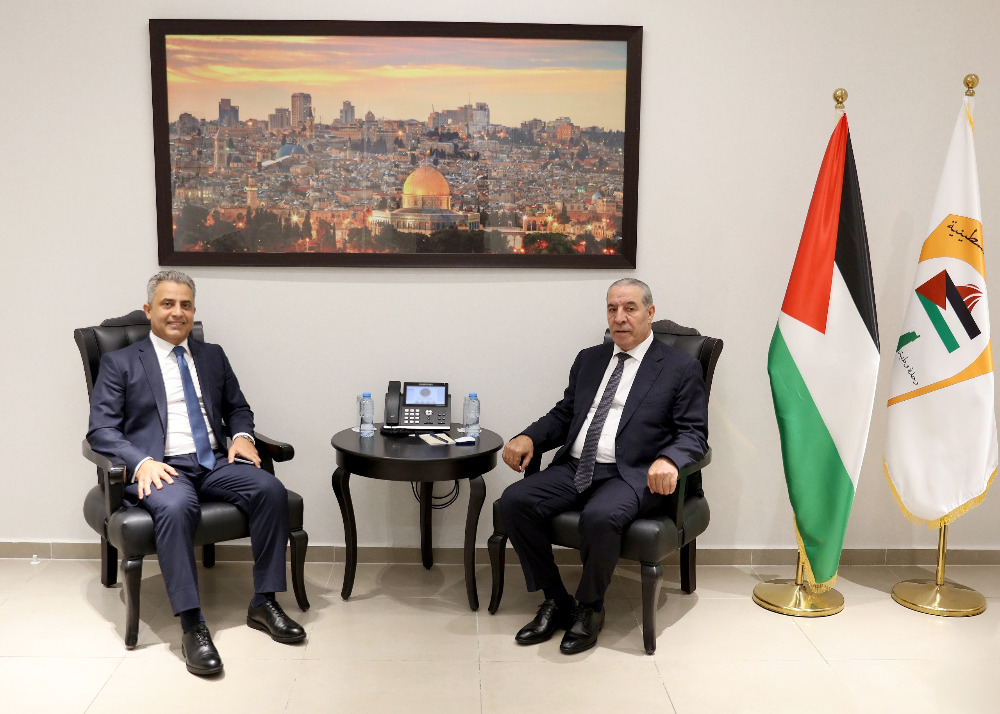 الشيخ يستقبل السفير المصري الجديد لدى دولة فلسطين