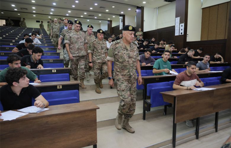 قائد الجيش بالنيابة يتفقّد سير الاختبارات للتطوّع بصفة تلميذ ضابط