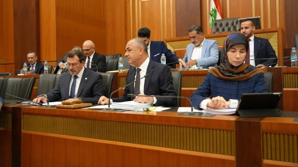 اللجان المشتركة ترفض إلغاء 3 قروض وبوصعب ينتقد غياب التمثيل الحكومي الجدي