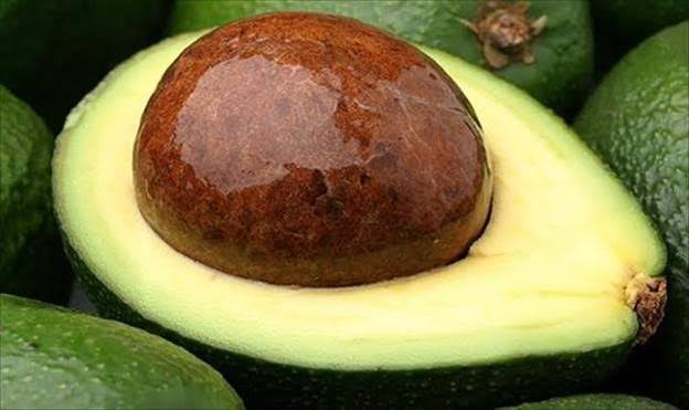 بذور الأفوكادو.. فوائد قد تجعلك تُفكّر مرّتين قبل رميها