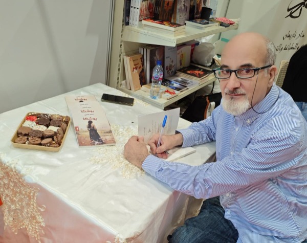 سامر الحلبي يوقع روايته "يوشكا" في معرض بيروت الدولي للكتاب