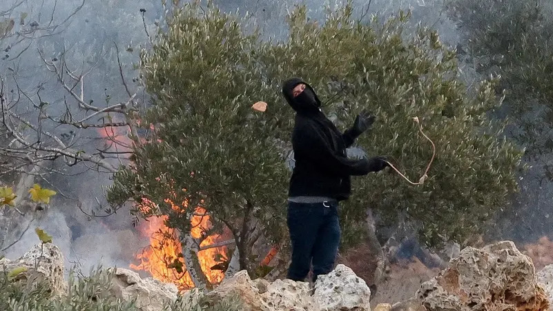 عنف المستوطنين يتحوّل إلى عبء سياسي على نتنياهو عشية الانتخابات