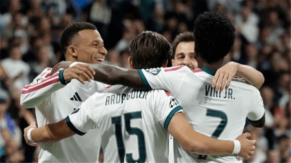 قبل الكلاسيكو.. ريال مدريد يضرب لايبزيغ برباعية