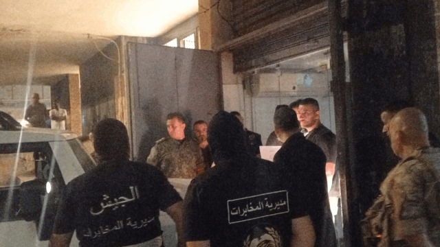 بعد التبليغ عن حالات تسمّم غذائي..محافظ بيروت يقفل مستودعاً للحوم بالشمع الأحمر