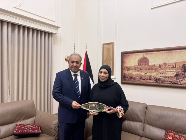 السفير الاسعد يستقبل رئيسة فرقة الكوفية