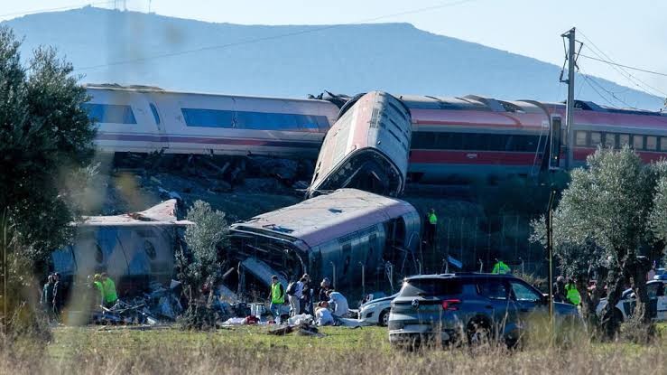 بعد أكثر من 24 ساعة من الانتظار.. حادث القطارين ينهي حياة وزيرة إسبانية سابقة!