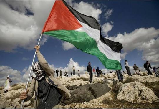 "نبض الحياة" الفلسطينيون بوابة النجاة