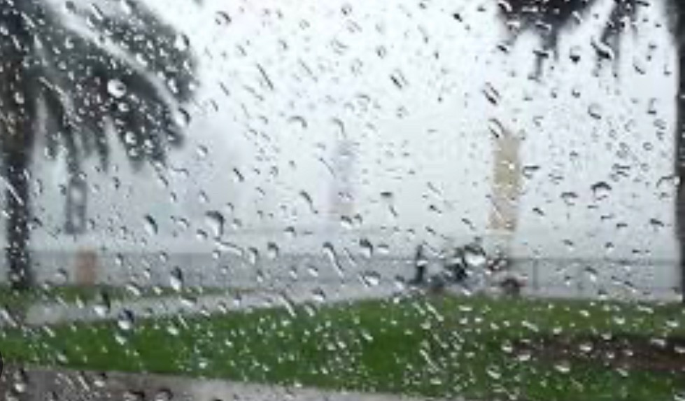 الأمطار مستمرة حتى هذا الموعد…و تحذير من الأب خنيصر