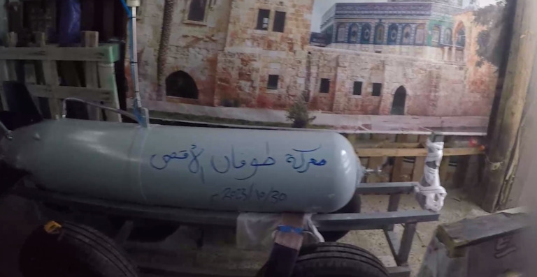 بالفيديو - "مشاهد حية" من توجيه طوربيدات "العاصف" تجاه عدد من "الأهداف البحرية المعادية" قبالة سواحل غزة