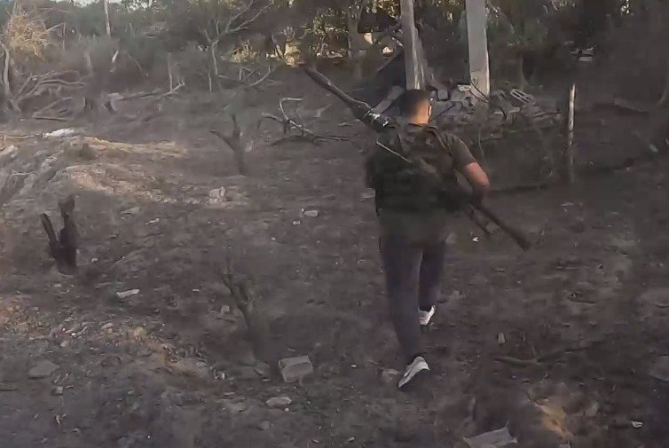 بالفيديو - مشاهد من المعارك الضارية التي تخوضها المقاومة مع قوات الاحتلال المتوغلة شمال غرب بيت لاهيا
