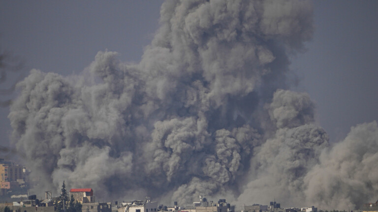 بالفيديو - لحظة قصف الطيران الإسرائيلي لمسجد خالد بن الوليد شرقي خان يونس