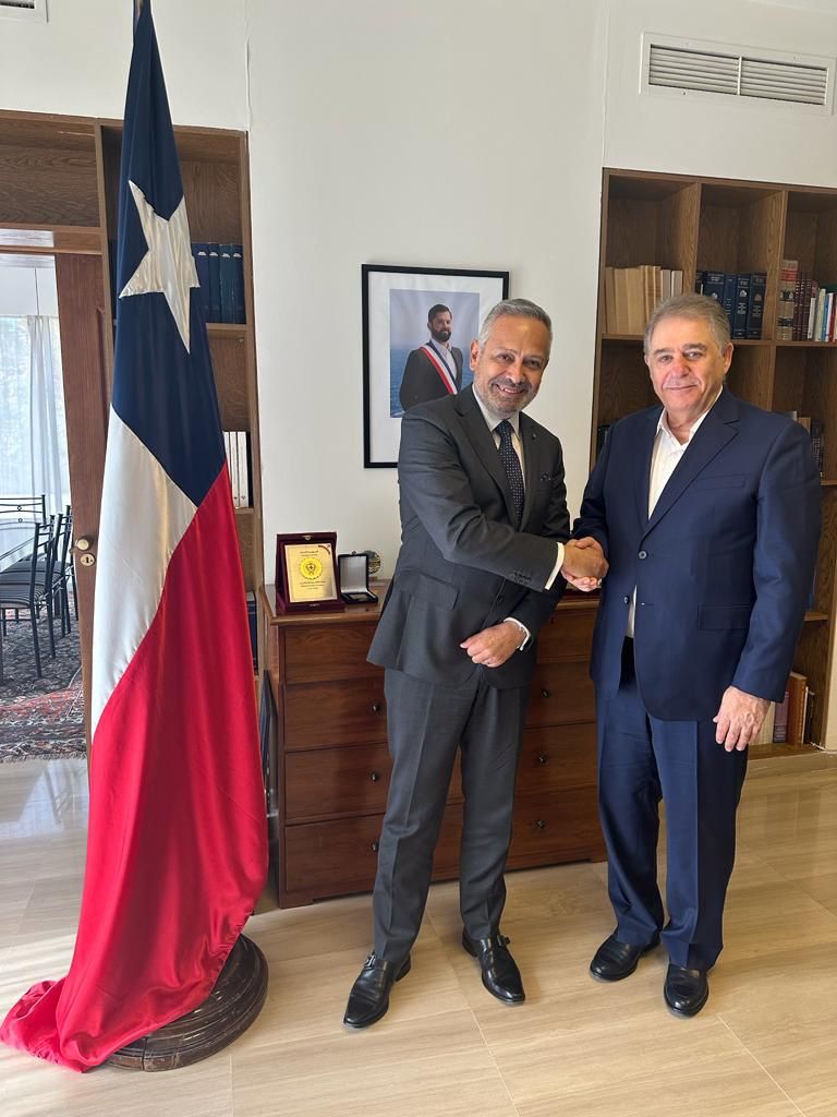السفير دبور يلتقي سفير تشيلي في لبنان