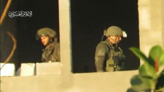 بالفيديو - لحظة استهداف المقاومة الفلسطينية قوة اسرائيلية متحصنة داخل منزل شمال بيت حانون