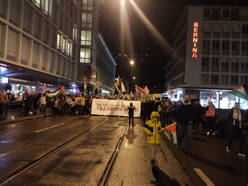 بالفيديو: تظاهرة في زيورخ تدعم فلسطين... أوقفوا الحرب على غزة!