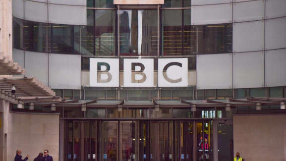 إعلاميّة لبنانية ترفع دعوى قضائية ضد شبكة "BBC"!