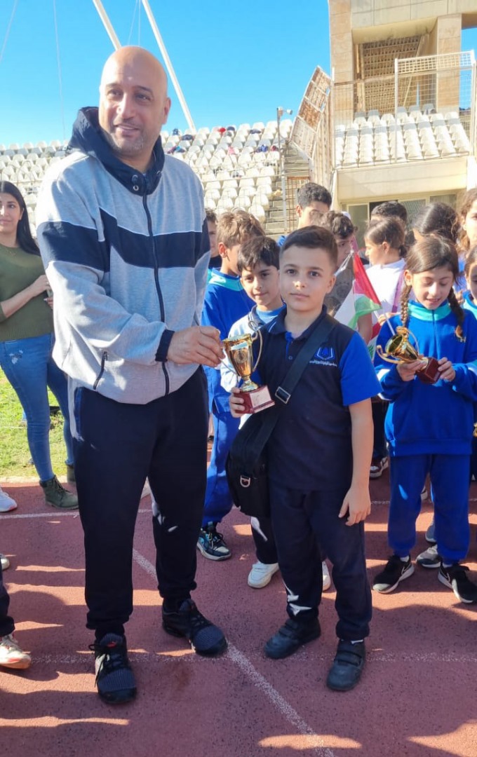 ضمن أنشطة "اليوم العالمي للتضامن مع الشعب الفلسطيني" ... تتويج الفائزين في المهرجان الرياضي لـ"مدرسة الحاج بهاء الدين الحريري"