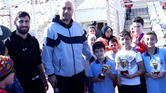 ضمن أنشطة "اليوم العالمي للتضامن مع الشعب الفلسطيني" ... تتويج الفائزين في المهرجان الرياضي لـ"مدرسة الحاج بهاء الدين الحريري"
