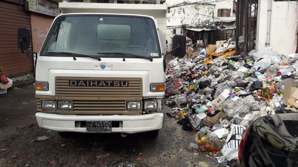 د. بديع: بلدية صيدا باشرت اليوم رفع النفايات في حي الطوارىء - تعمير عين الحلوة
