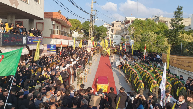 "الحزب" وأهالي الغازية والصرفند شيعوا الشهيد حسن حسين خليفة