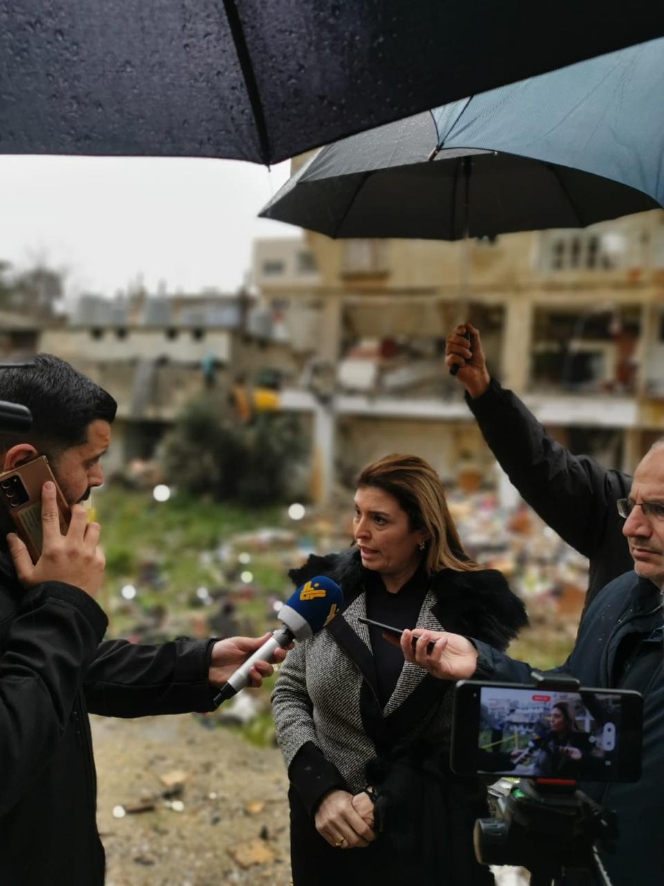 المحافظ الترك تفقدت المبنى المستهدف في النبطية: المجازر لن تزيد الأهالي إلا صموداً وصبراً مهما اشتد الاجرام