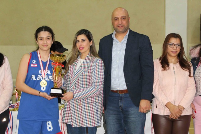 بالصور... تتويج الفائزين ببطولة كرة السلة المدرسية في الجنوب