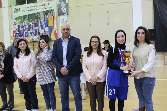 بالصور... تتويج الفائزين ببطولة كرة السلة المدرسية في الجنوب