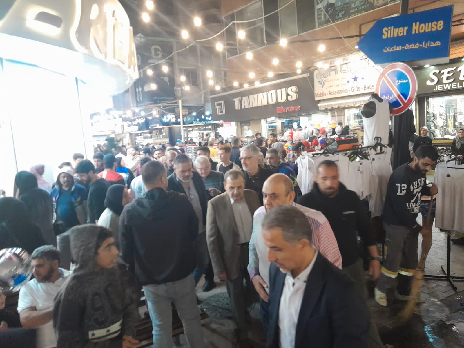 النائب البزري يتفقّد الحركة التجارية في أسواق مدينة صيدا