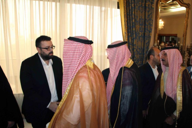 عائلة المرحوم مصطفى الحريري " أبو نادر" اختتمت تقبل التعازي في دارة مجدليون وتتقبلها الإثنين في بيت الوسط - بيروت