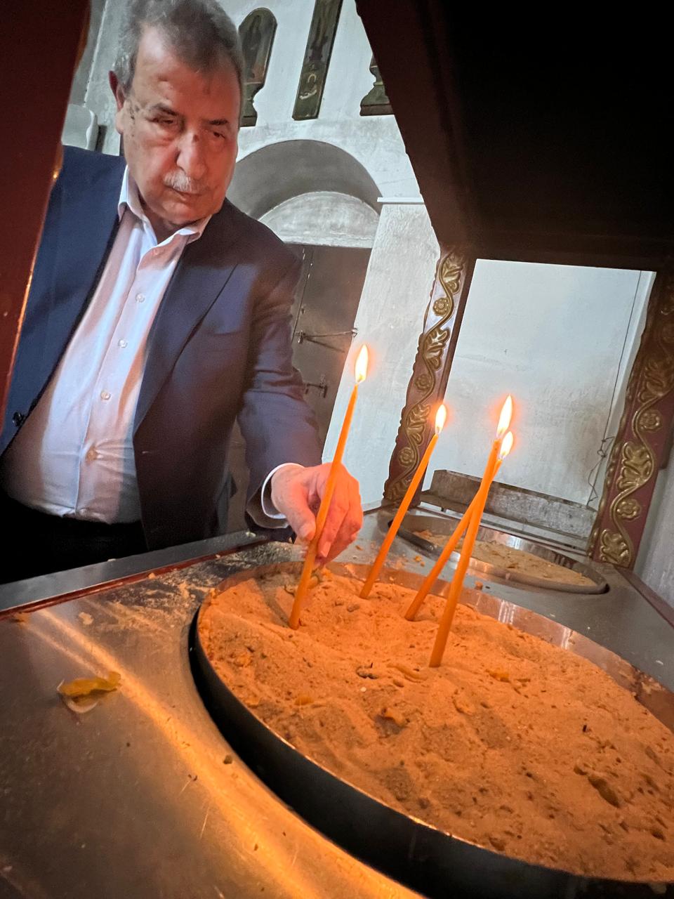 خوري خلال زيارة كنيسة القديس جوارجيوس في بلدة الخضر: هدفنا الحفاظ على الارث والوجود الفلسطيني المسيحي