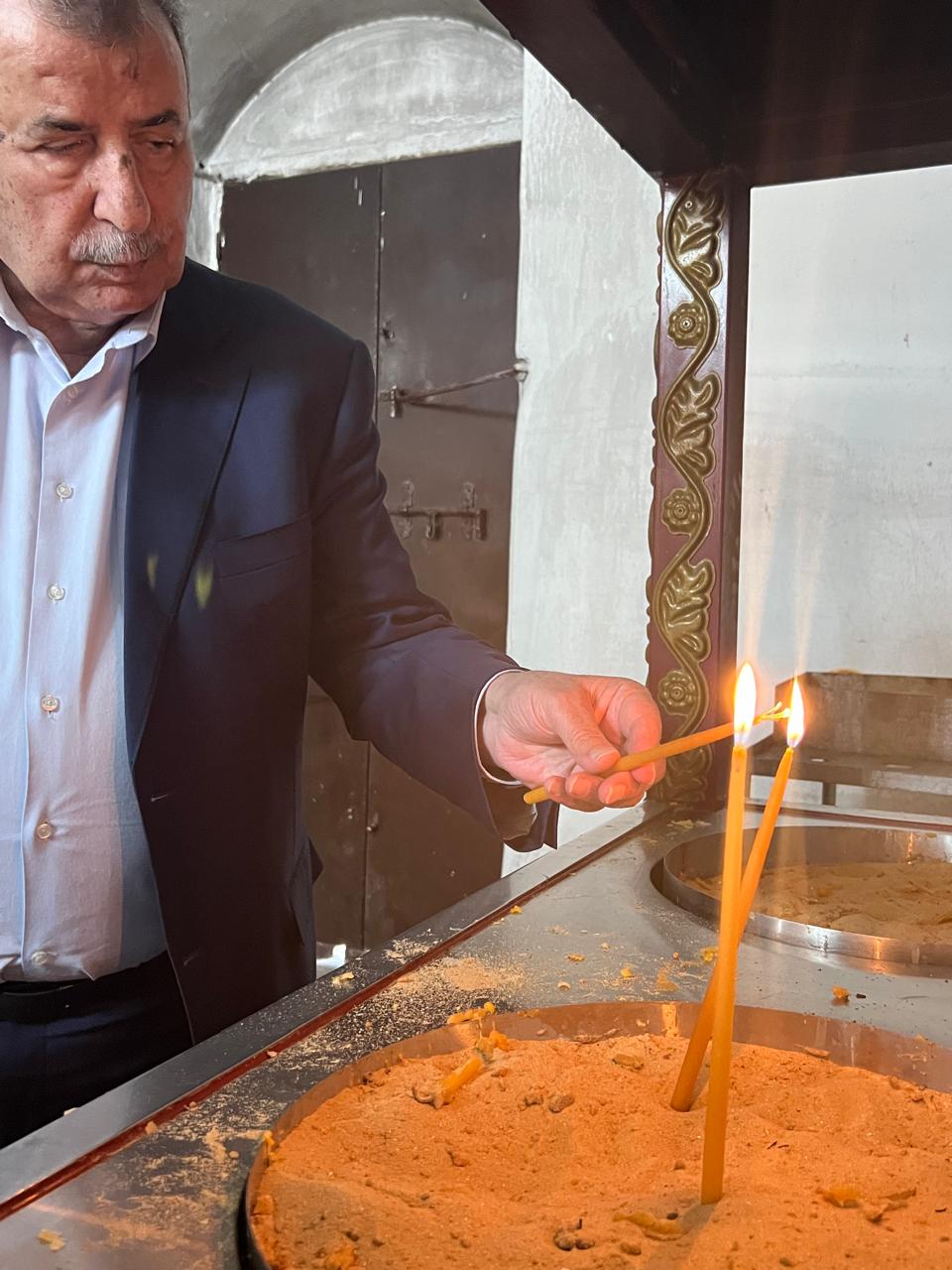 خوري خلال زيارة كنيسة القديس جوارجيوس في بلدة الخضر: هدفنا الحفاظ على الارث والوجود الفلسطيني المسيحي