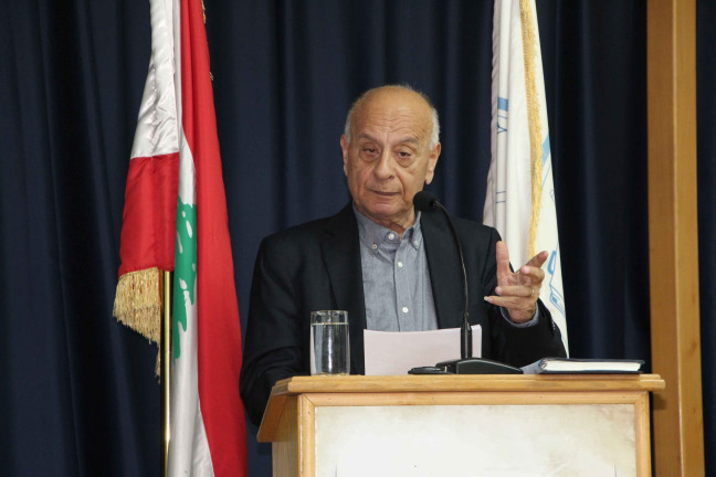 "ثانوية السفير - الغازية" افتتحت معرض الكتاب والألعاب الفكرية بتكريم ذكرى شاعر القصب والخيال "جوزف حرب.. سمفونية فصول"