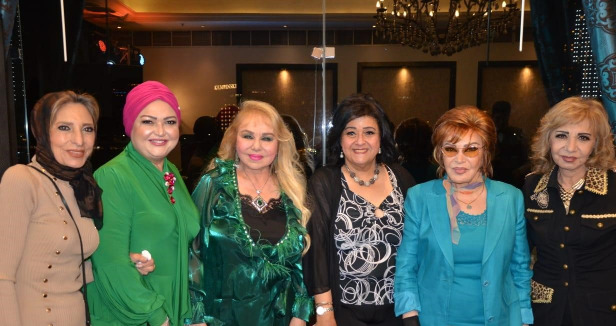 بالصور - الكاتبة اللبنانية آسيا قاسم توقع أول أعمالها "خواطر متشابكة" بحضور مشاهير الفن والمجتمع