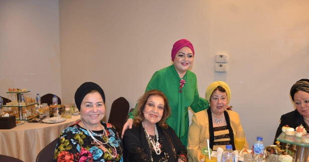بالصور - الكاتبة اللبنانية آسيا قاسم توقع أول أعمالها "خواطر متشابكة" بحضور مشاهير الفن والمجتمع