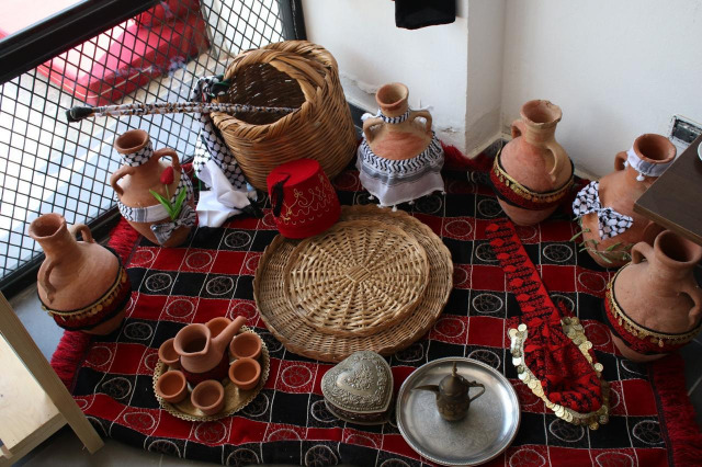 تدشين مشروع "artistine Palestinian designs" للتراثيات