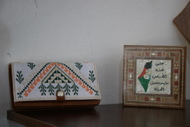 تدشين مشروع "artistine Palestinian designs" للتراثيات